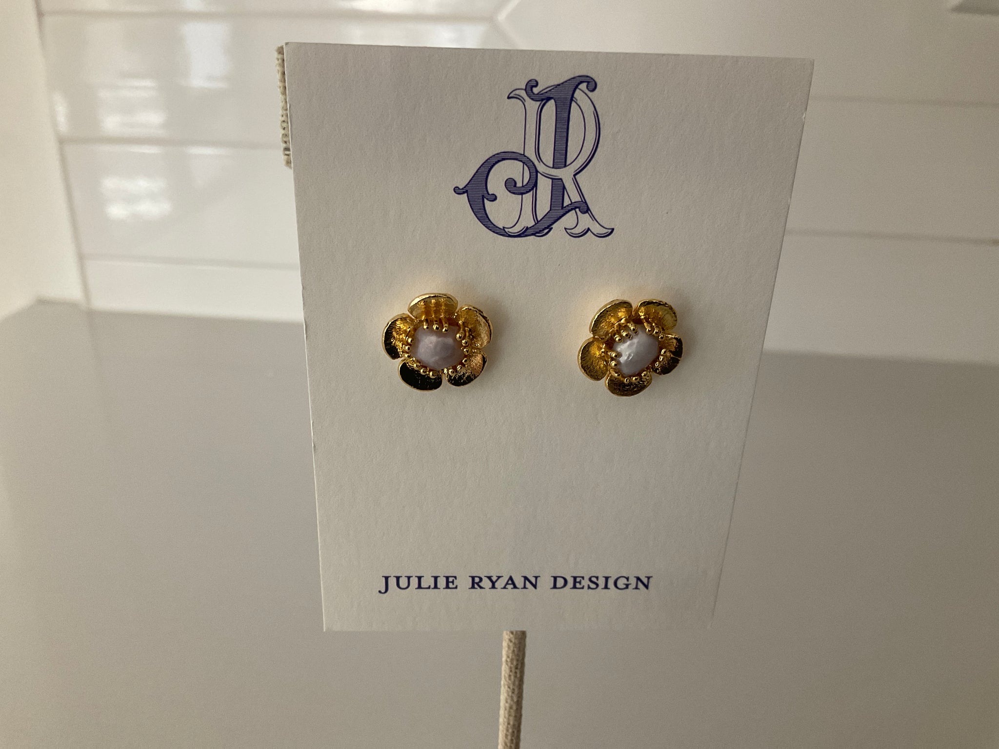 Claris Flower stud