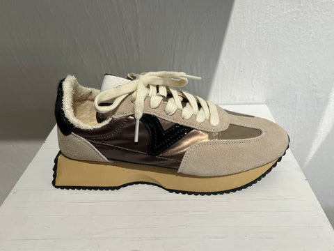 Victoria Runner